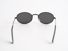 Load image into Gallery viewer, Retro Rim Sunglasses - Black