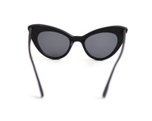 Load image into Gallery viewer, Vintage Cat Eye Sunglasses - Matte Black