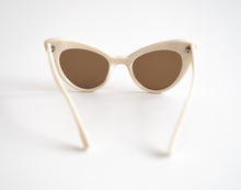 Load image into Gallery viewer, Vintage Cat Eye Sunglasses - Cream