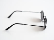 Load image into Gallery viewer, Retro Rim Sunglasses - Black